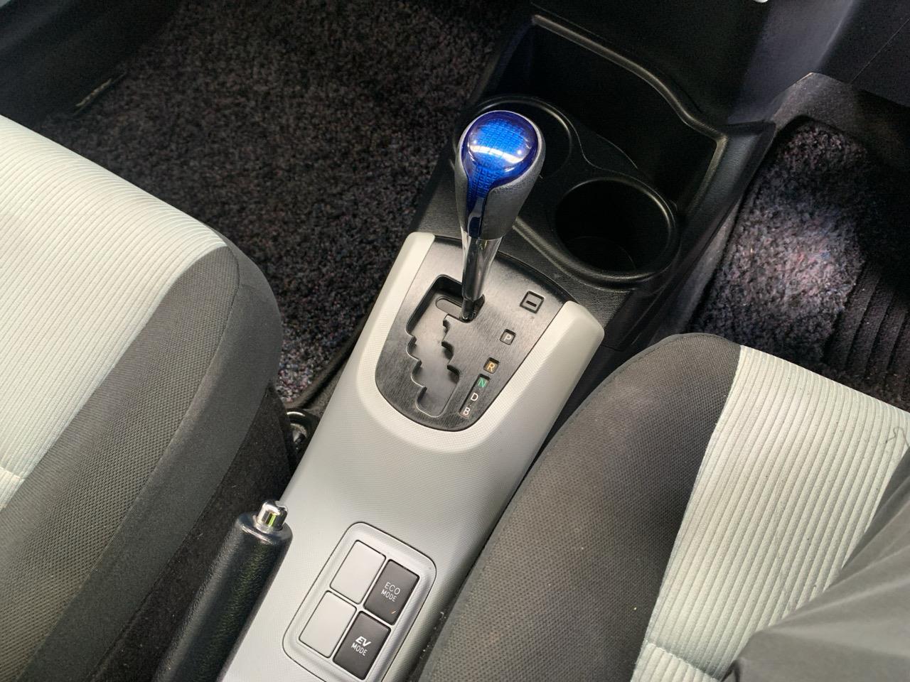 2013 Toyota Aqua S AERO Hatchback PUSH SRART + REVESING CAMERA + AUTO LIGHTS