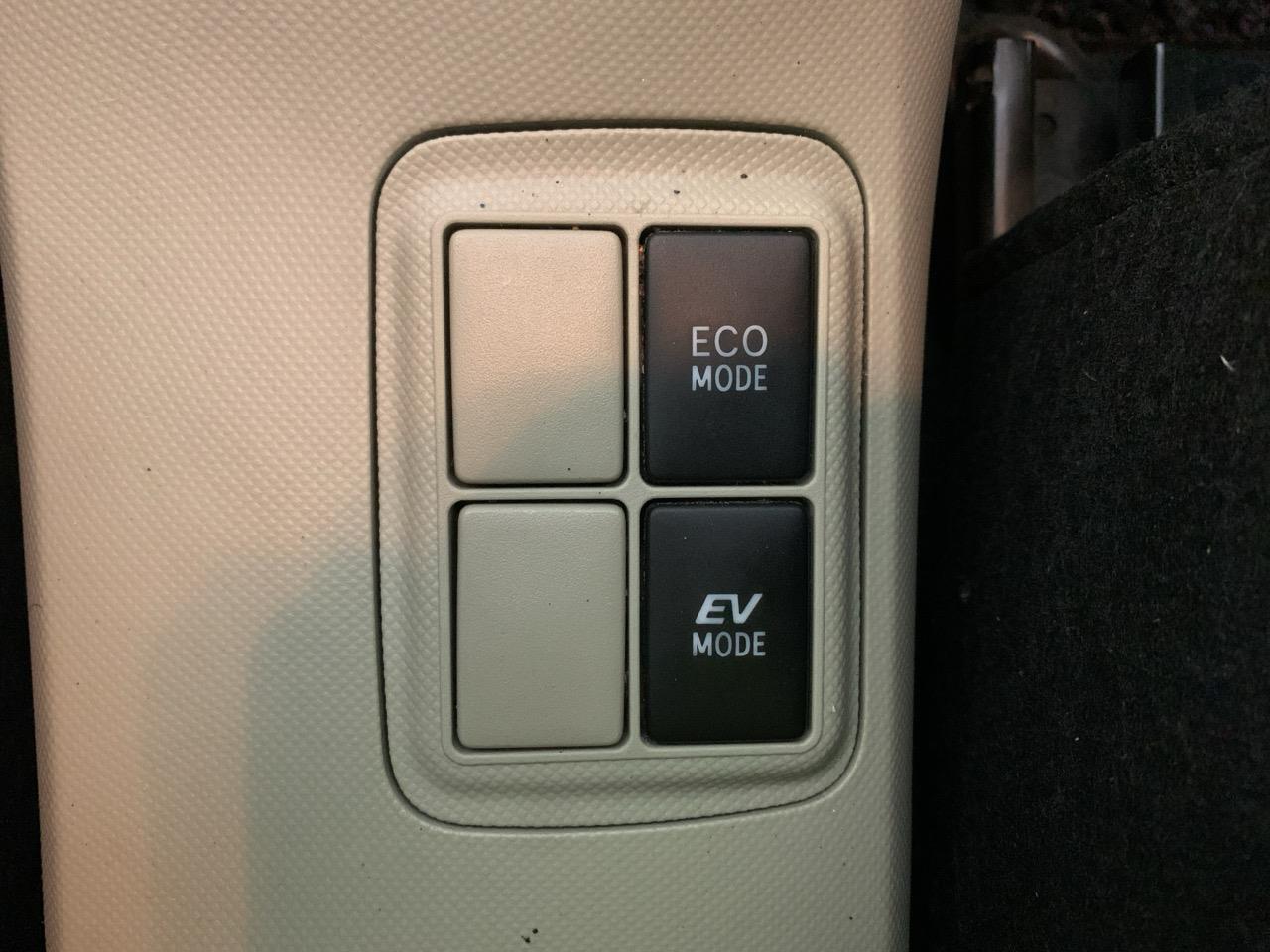 2012 Toyota Aqua S AERO Hatchback PUSH BUTTON START + AUTO LIGHTS