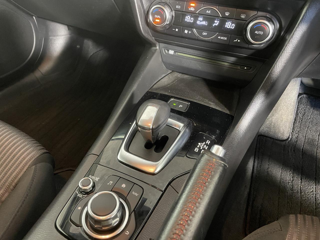 2014 Mazda Axela 3 Hybrid Sedan REVERSING CAMERA + AUTO LIGHTS + PUSH START