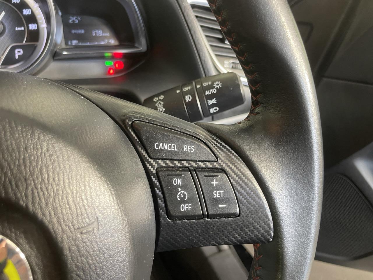 2014 Mazda Axela 3 Hybrid Sedan REVERSING CAMERA + AUTO LIGHTS + PUSH START