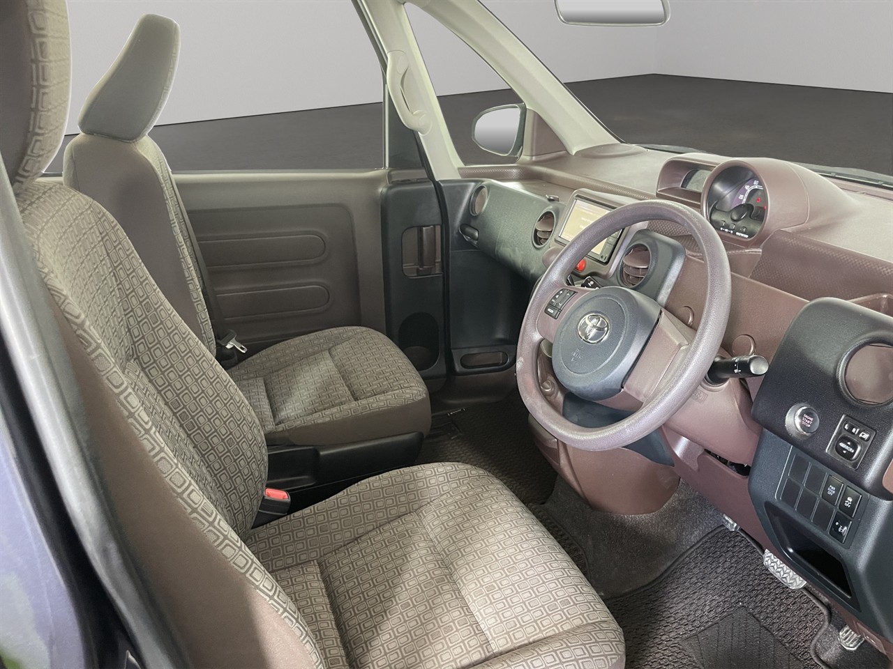 2014 Toyota SPADE X Hatchback POWER SLIDING DOOR + SMART KEY + REVERSING CAMERA