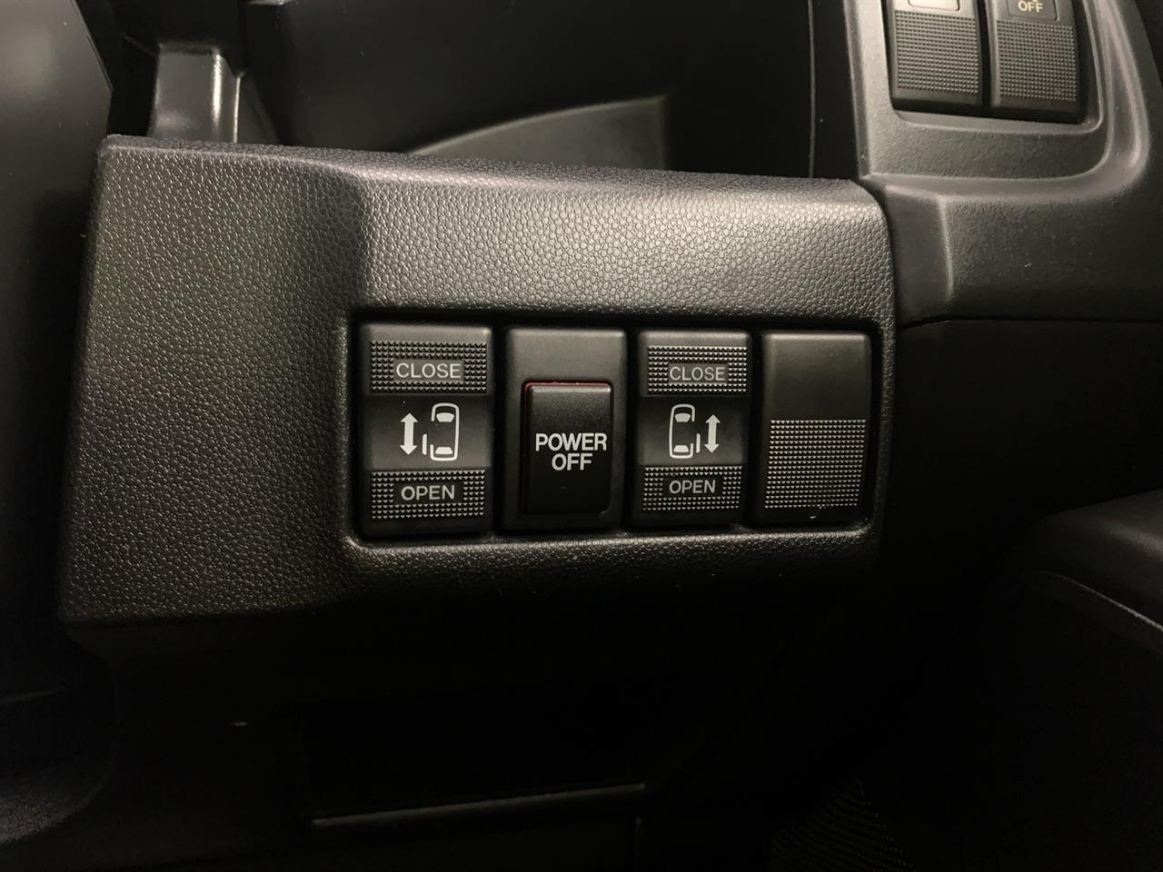 2013 Mazda Premacy 20S SKYACTIVE People Mover POWER SLIDING DOORS + REVERSING CAMERA