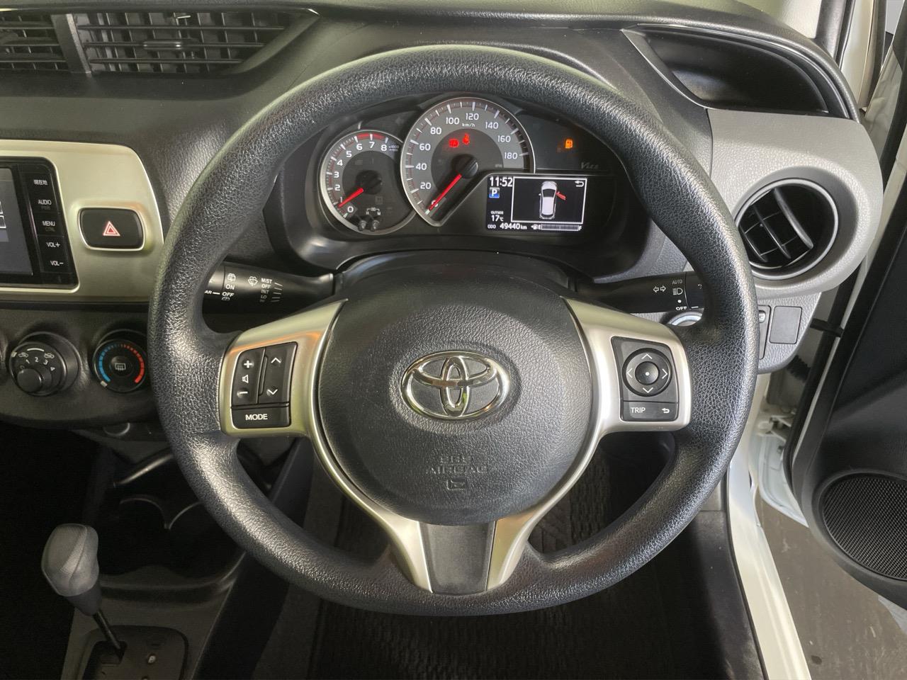 2015 Toyota Vitz Yaris F Hatchback LOW KM + REVERSING CAMERA + PUSH START