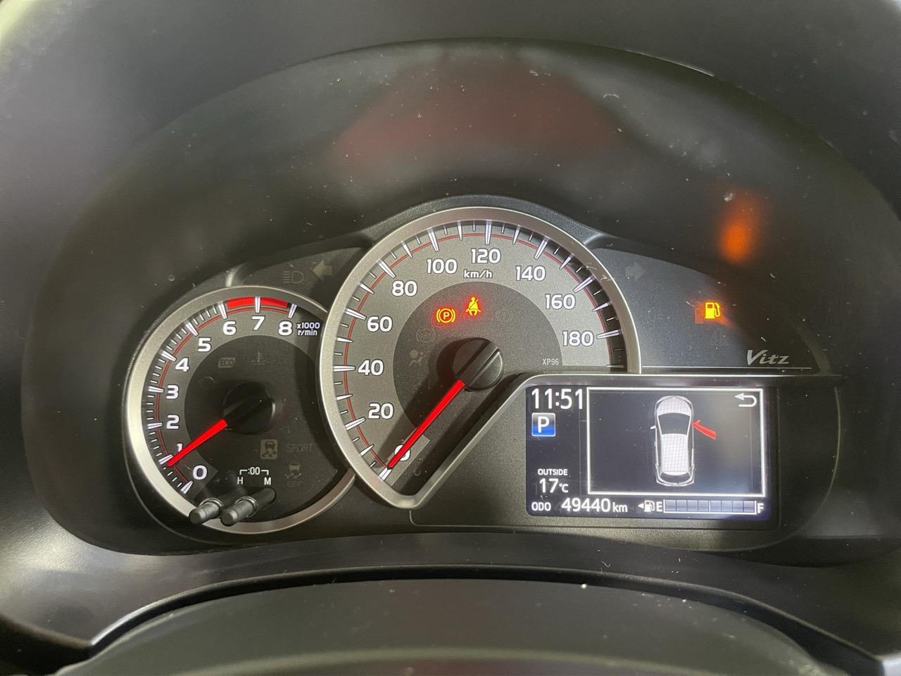 2015 Toyota Vitz Yaris F Hatchback LOW KM + REVERSING CAMERA + PUSH START