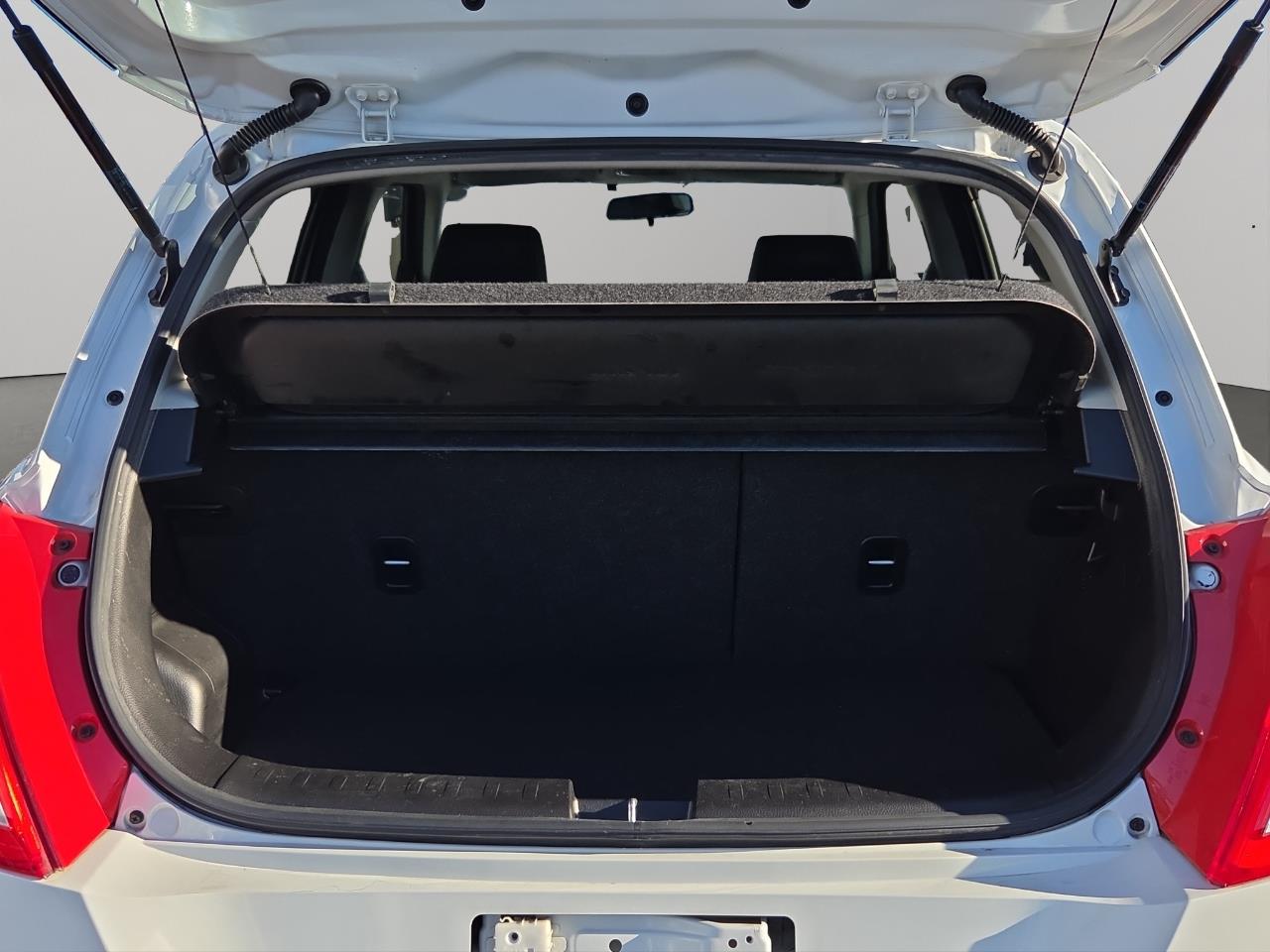 2015 Suzuki Swift RS Hatchback CRUISE CONTROL + PUSH BUTTON START + AUTO LIGHTS