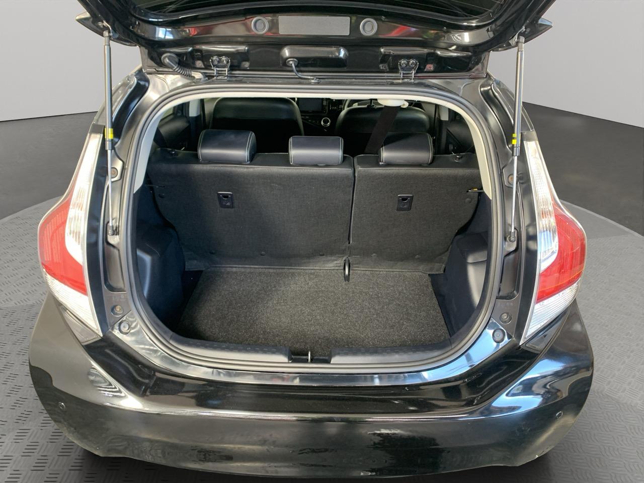 2015 Toyota Aqua FACELIFT MODEL Hatchback CRUISE CONTROL + REVERSING CAMERA