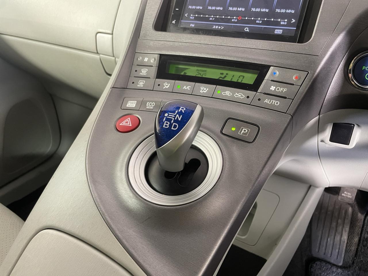 2013 Toyota Prius S Hatchback REVERSING CAMERA + AUTO LIGHTS + PUSH START