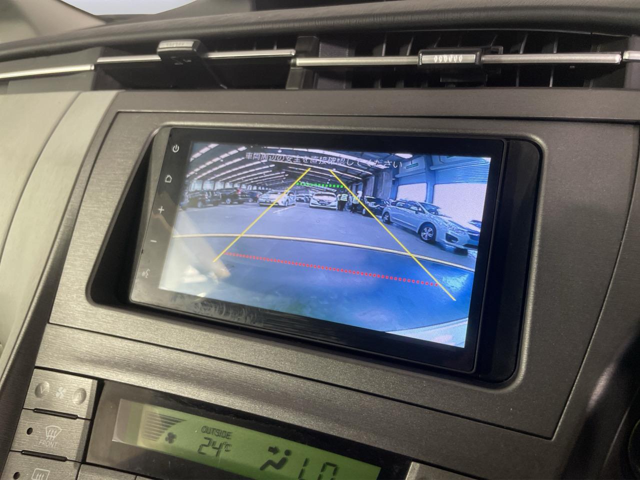 2013 Toyota Prius S Hatchback REVERSING CAMERA + AUTO LIGHTS + PUSH START