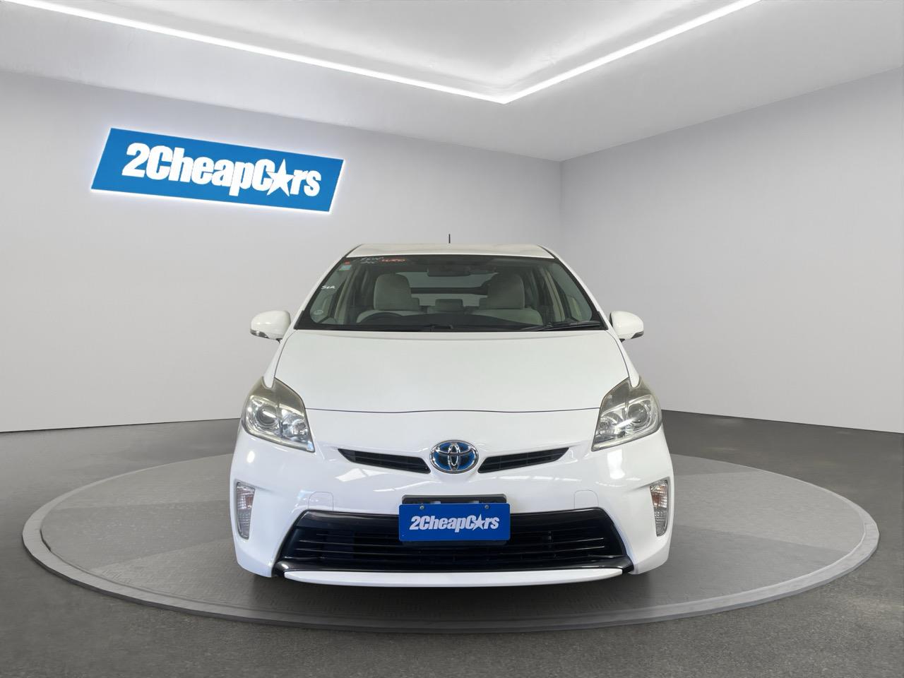 2013 Toyota Prius S Hatchback REVERSING CAMERA + AUTO LIGHTS + PUSH START