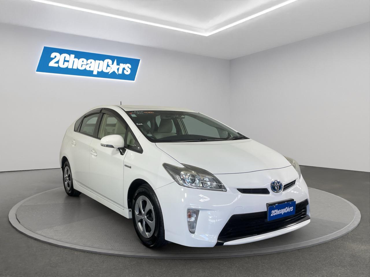 2013 Toyota Prius S Hatchback REVERSING CAMERA + AUTO LIGHTS + PUSH START