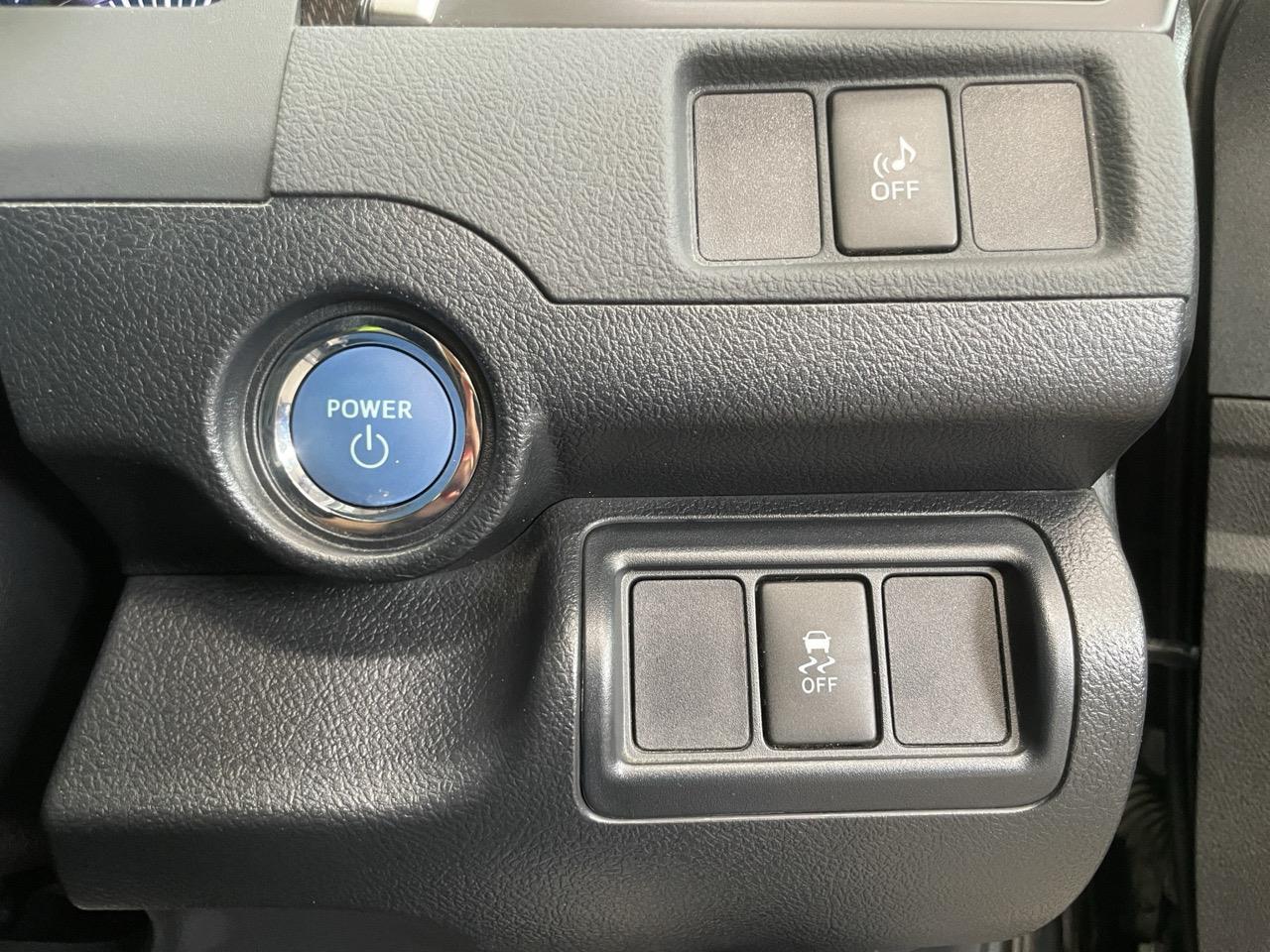 2013 Toyota Camry HYBRID G Sedan CRUISE CONTROL + REVERSING CAMERA + AUTO LIGHTS