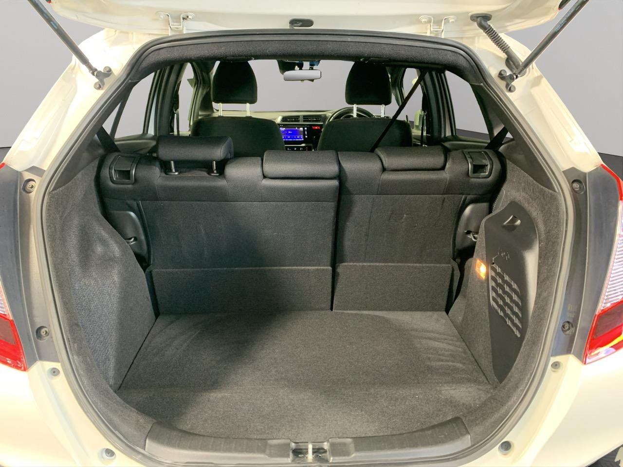 2015 Honda Fit Jazz Hybrid New Shape Hatchback LOW KMS + REVERSING CAMERA + AUTO LIGHTS