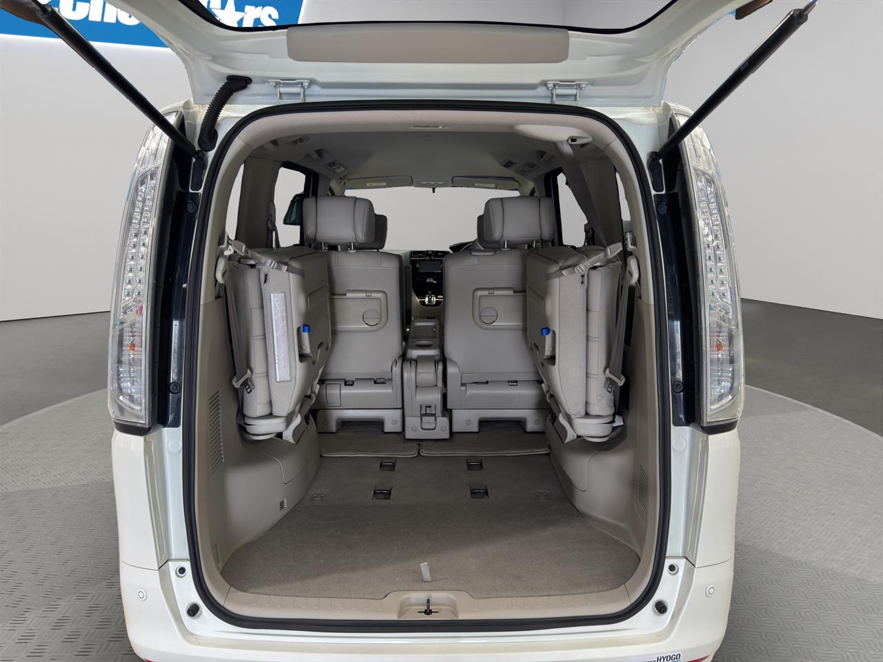 2014 Nissan Serena Hybrid People Mover POWER SLIDING DOORS + CRUISE CONTROL + PUSH START