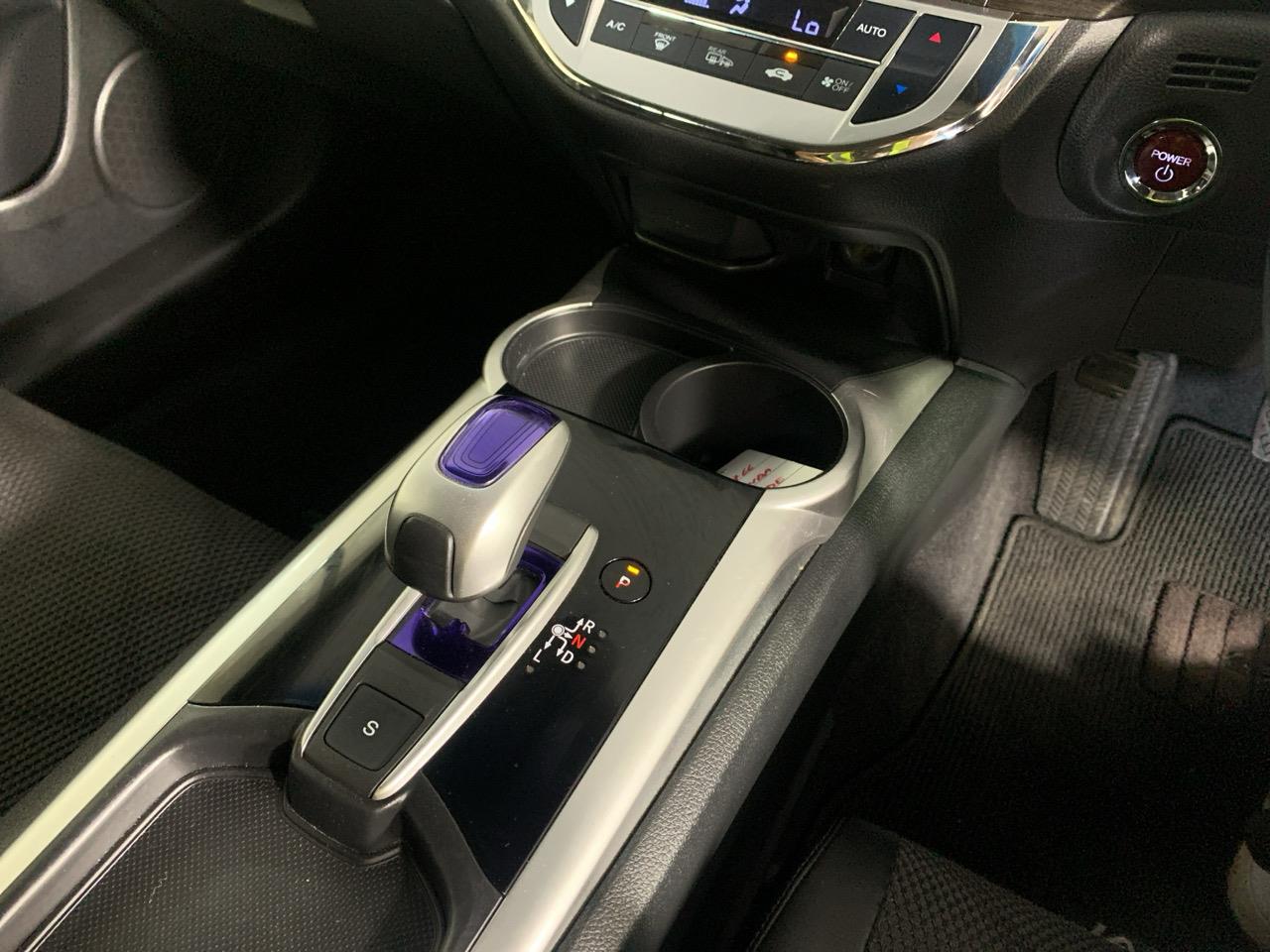 2015 Honda JADE HYBRID People Mover REVESING CAMERA + PUSH SRART + AUTO LIGHTS