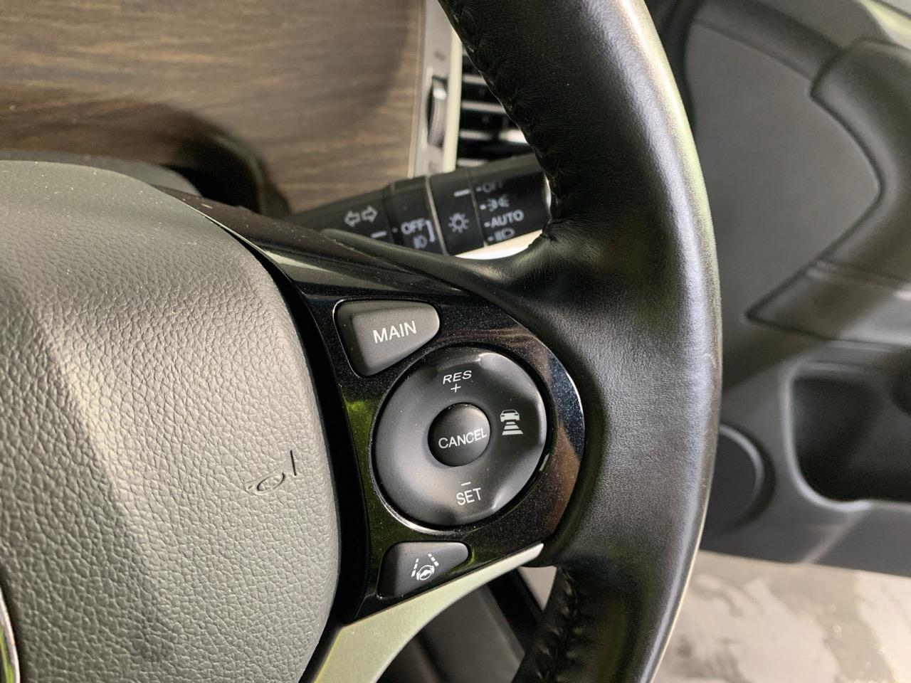 2015 Honda JADE HYBRID People Mover REVESING CAMERA + PUSH SRART + AUTO LIGHTS