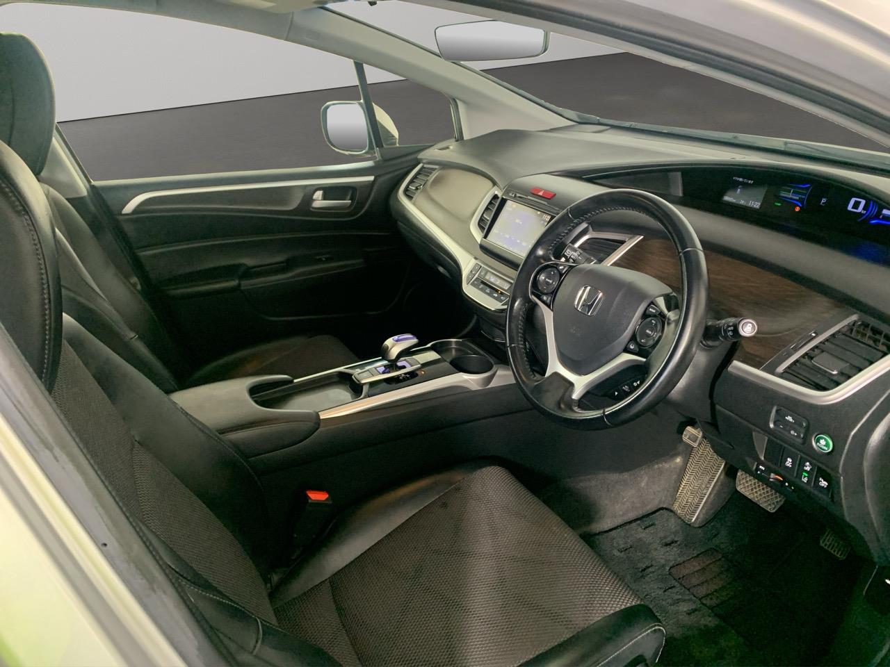 2015 Honda JADE HYBRID Z People Mover CRUISE CONTROL + PUSH START + REVERSING CAMERA