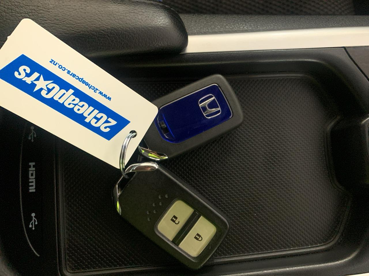 2015 Honda JADE HYBRID Z People Mover CRUISE CONTROL + PUSH START + REVERSING CAMERA