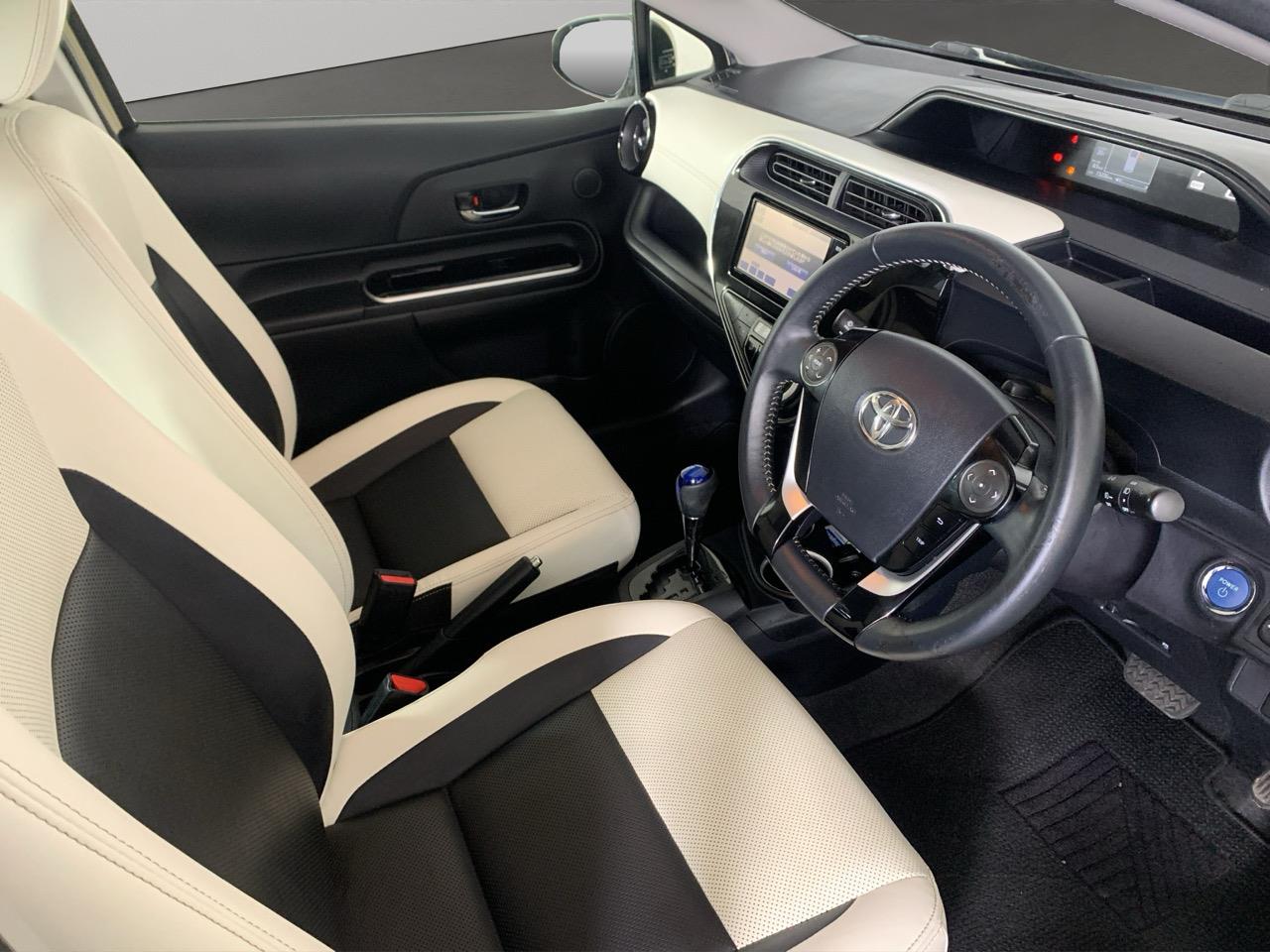 2017 Toyota Aqua Crossover Hatchback PUSH BUTTON START + AUTO LIGHTS 