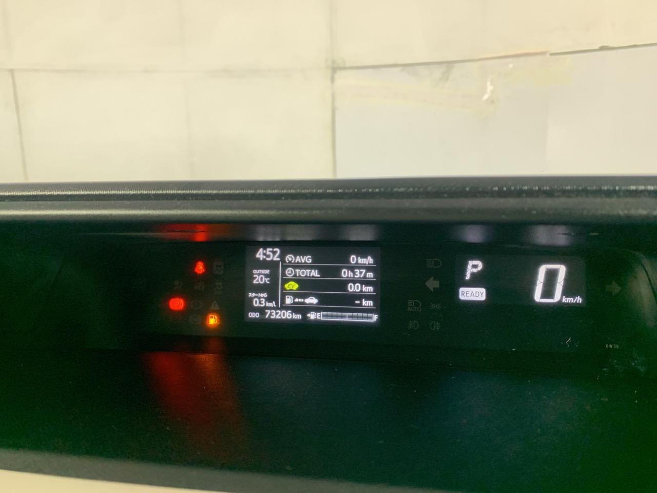 2017 Toyota Aqua Crossover Hatchback PUSH BUTTON START + AUTO LIGHTS 