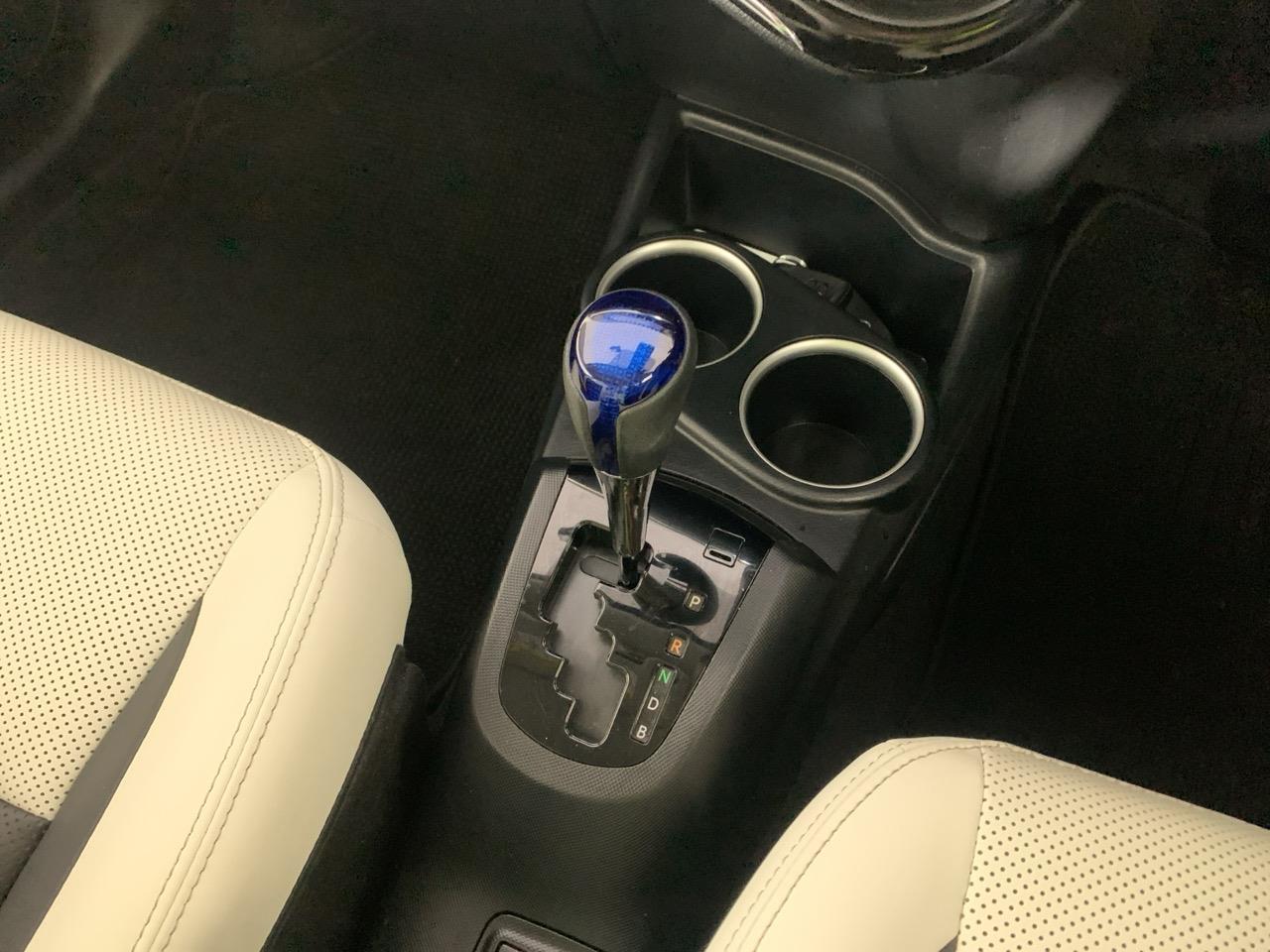 2017 Toyota Aqua Crossover Hatchback PUSH BUTTON START + AUTO LIGHTS 