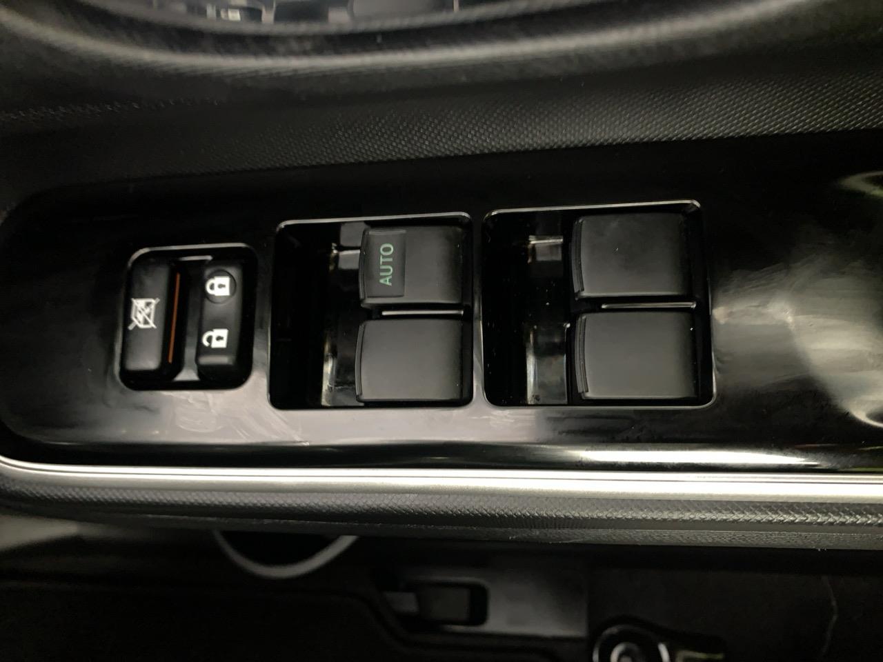 2017 Toyota Aqua Crossover Hatchback PUSH BUTTON START + AUTO LIGHTS 