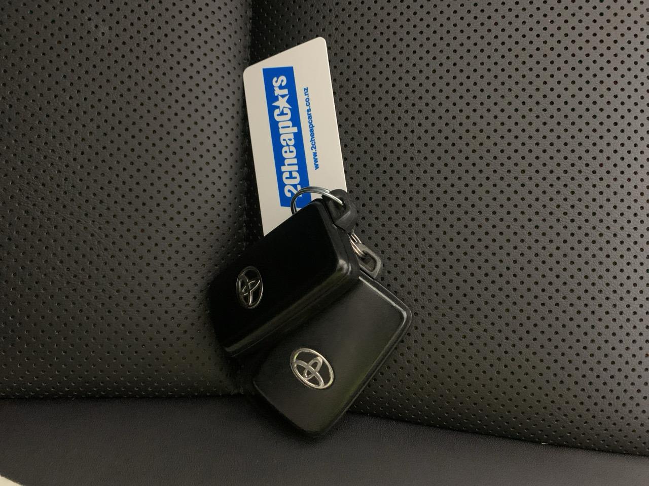 2017 Toyota Aqua Crossover Hatchback PUSH BUTTON START + AUTO LIGHTS 