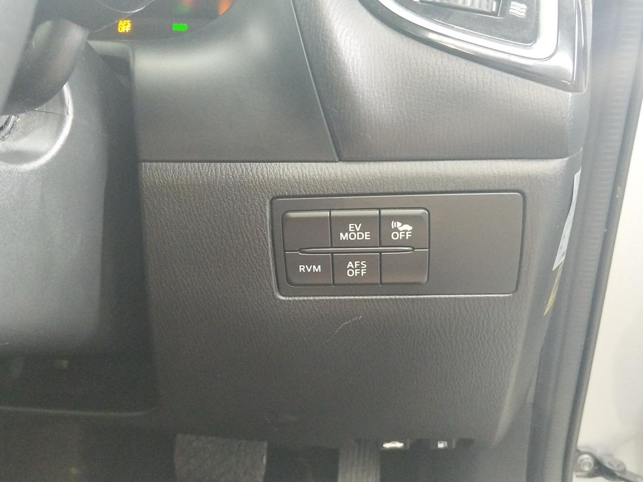 2015 Mazda Axela 3 Hybrid Sedan LOW KMS + CRUISE CONTROL + REVERSING CAMERA