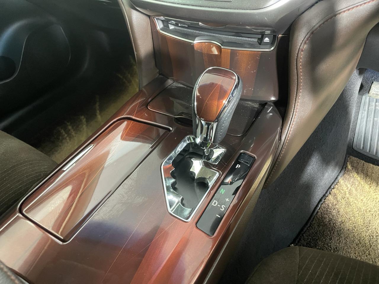 2014 Toyota Crown Hybrid Royal Saloon Sedan LOW KMS + 360 DEGREE CAMERA + CRUISE CONTROL