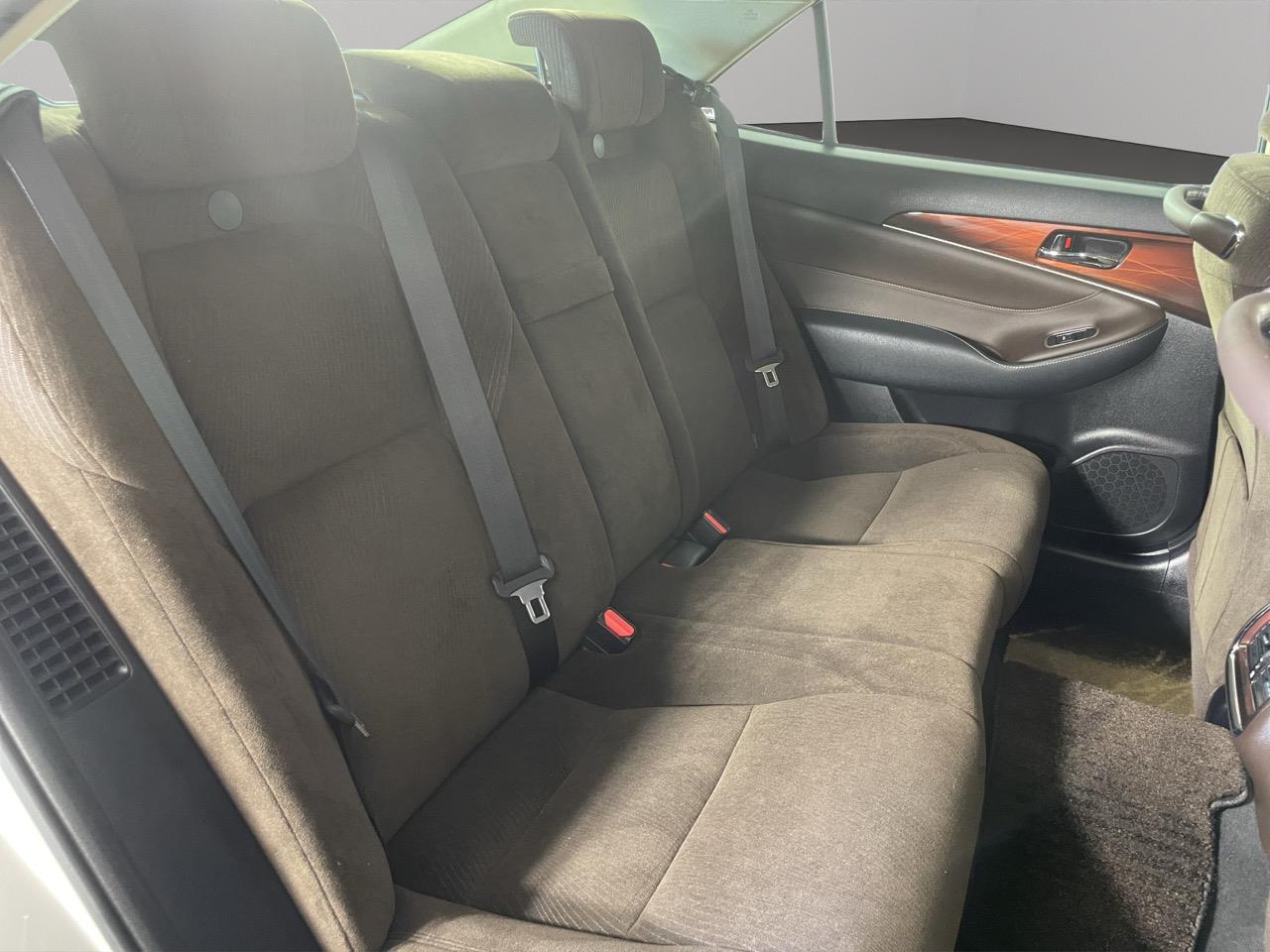 2014 Toyota Crown Hybrid Royal Saloon Sedan LOW KMS + 360 DEGREE CAMERA + CRUISE CONTROL