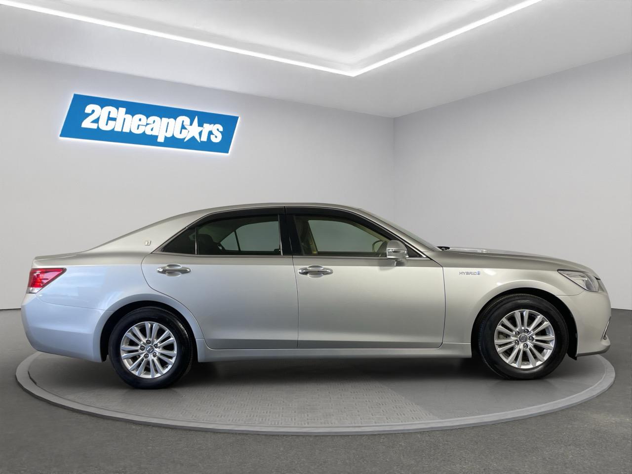 2014 Toyota Crown Hybrid Royal Saloon Sedan LOW KMS + 360 DEGREE CAMERA + CRUISE CONTROL