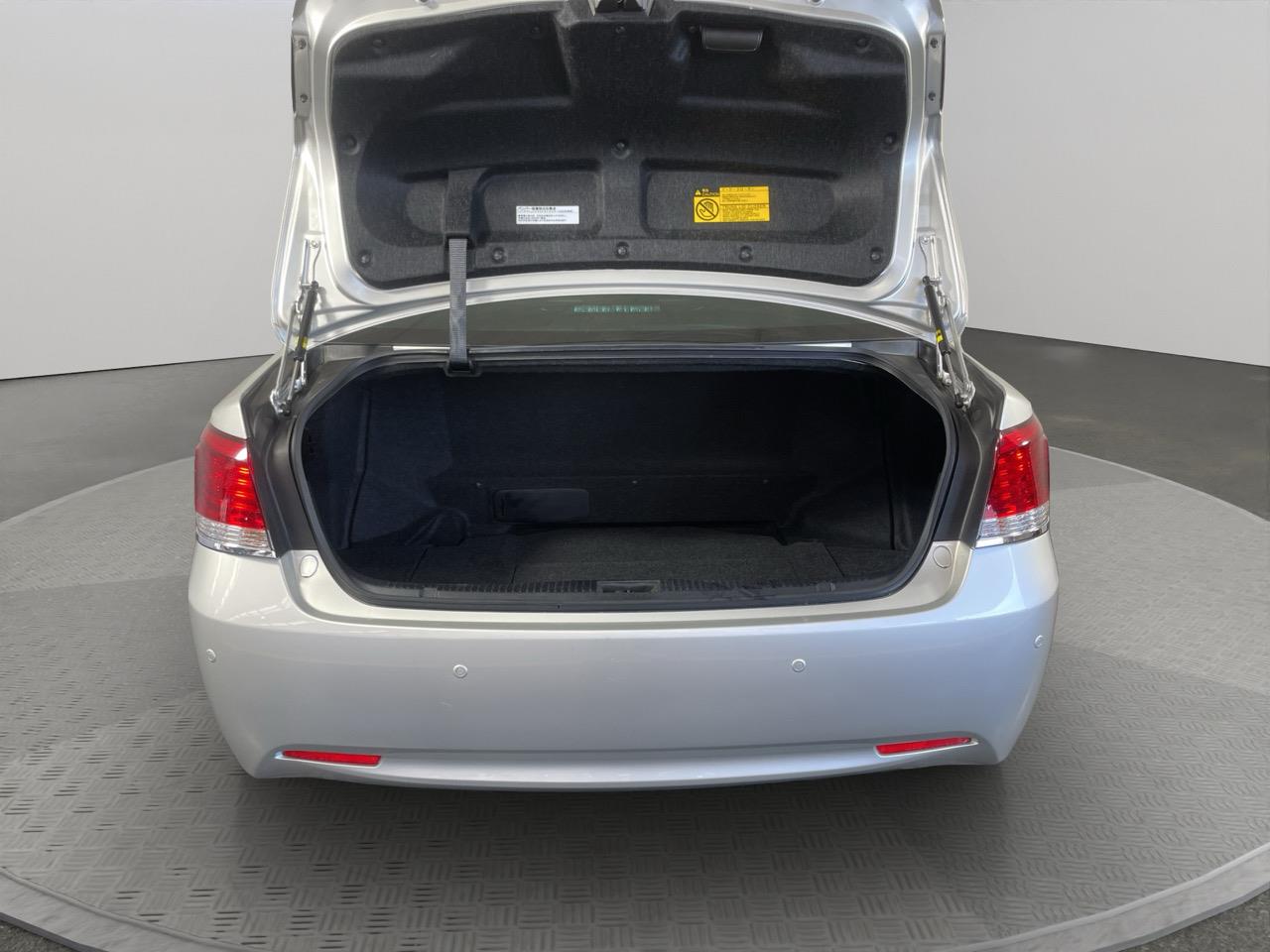 2014 Toyota Crown Hybrid Royal Saloon Sedan LOW KMS + 360 DEGREE CAMERA + CRUISE CONTROL