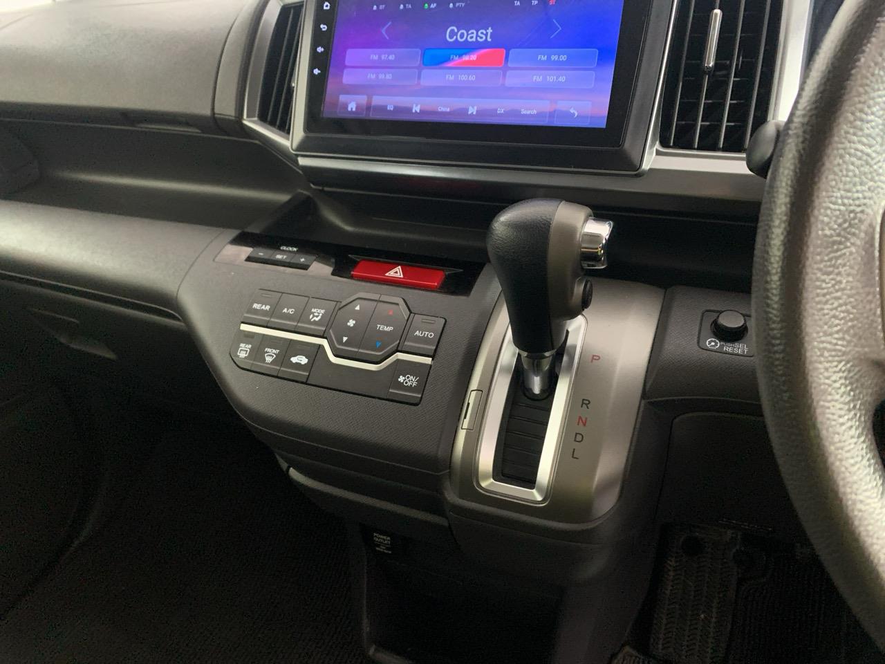 2013 Honda STEPWAGON  People Mover POWER SLIDING DOOR + REVERSING CAMERA