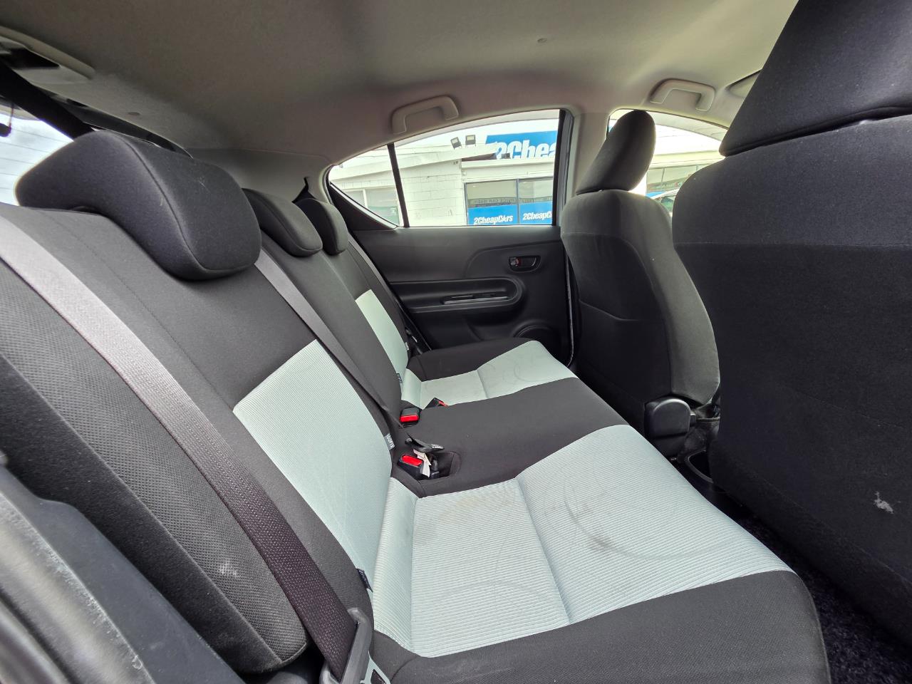 2014 Toyota Aqua S Hatchback PUSH BUTTON START + AUTO LIGHTS + REVERSING CAMERA