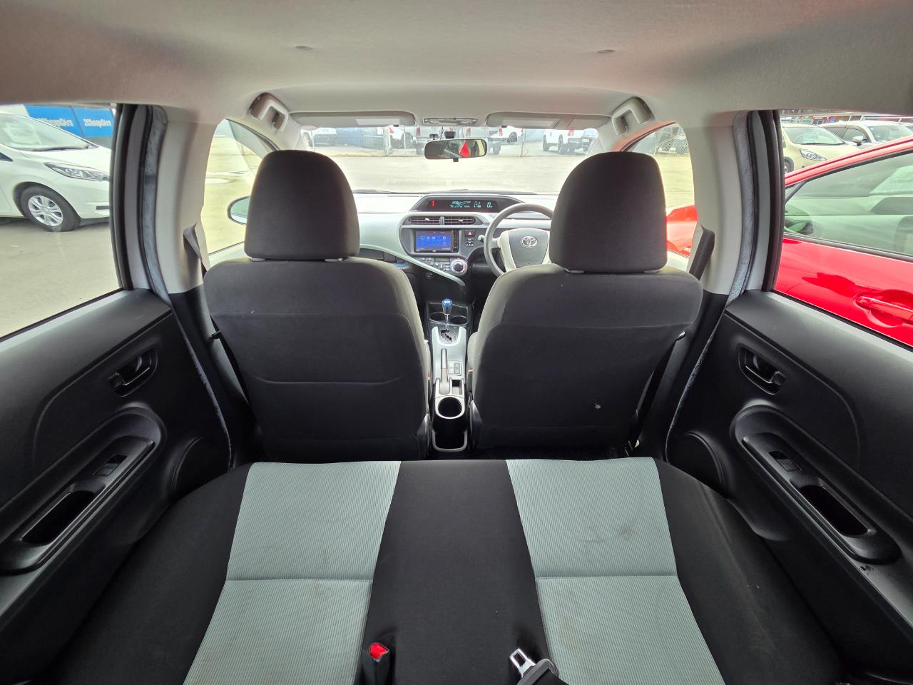 2014 Toyota Aqua S Hatchback PUSH BUTTON START + AUTO LIGHTS + REVERSING CAMERA