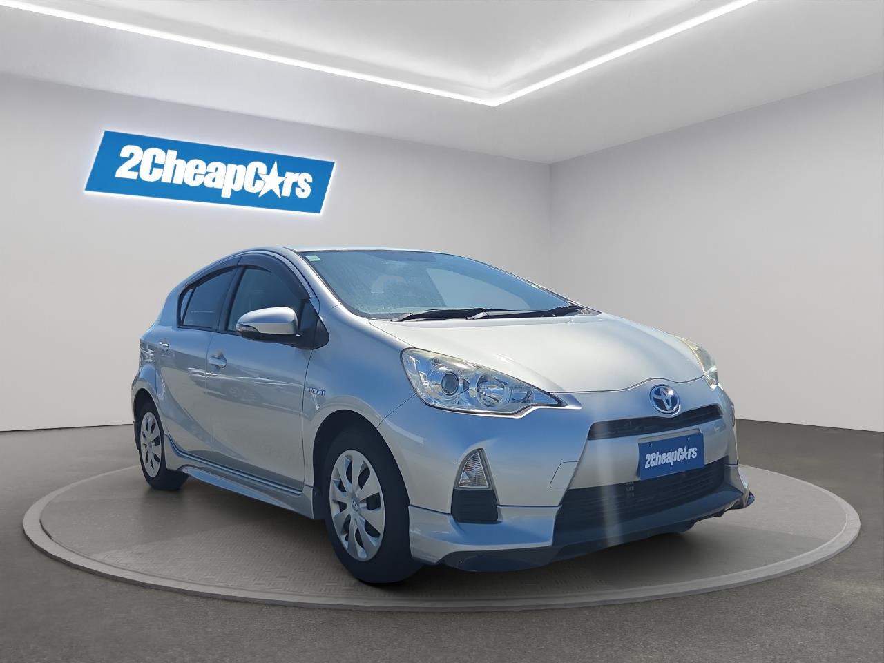 2014 Toyota Aqua S Hatchback PUSH BUTTON START + AUTO LIGHTS + REVERSING CAMERA