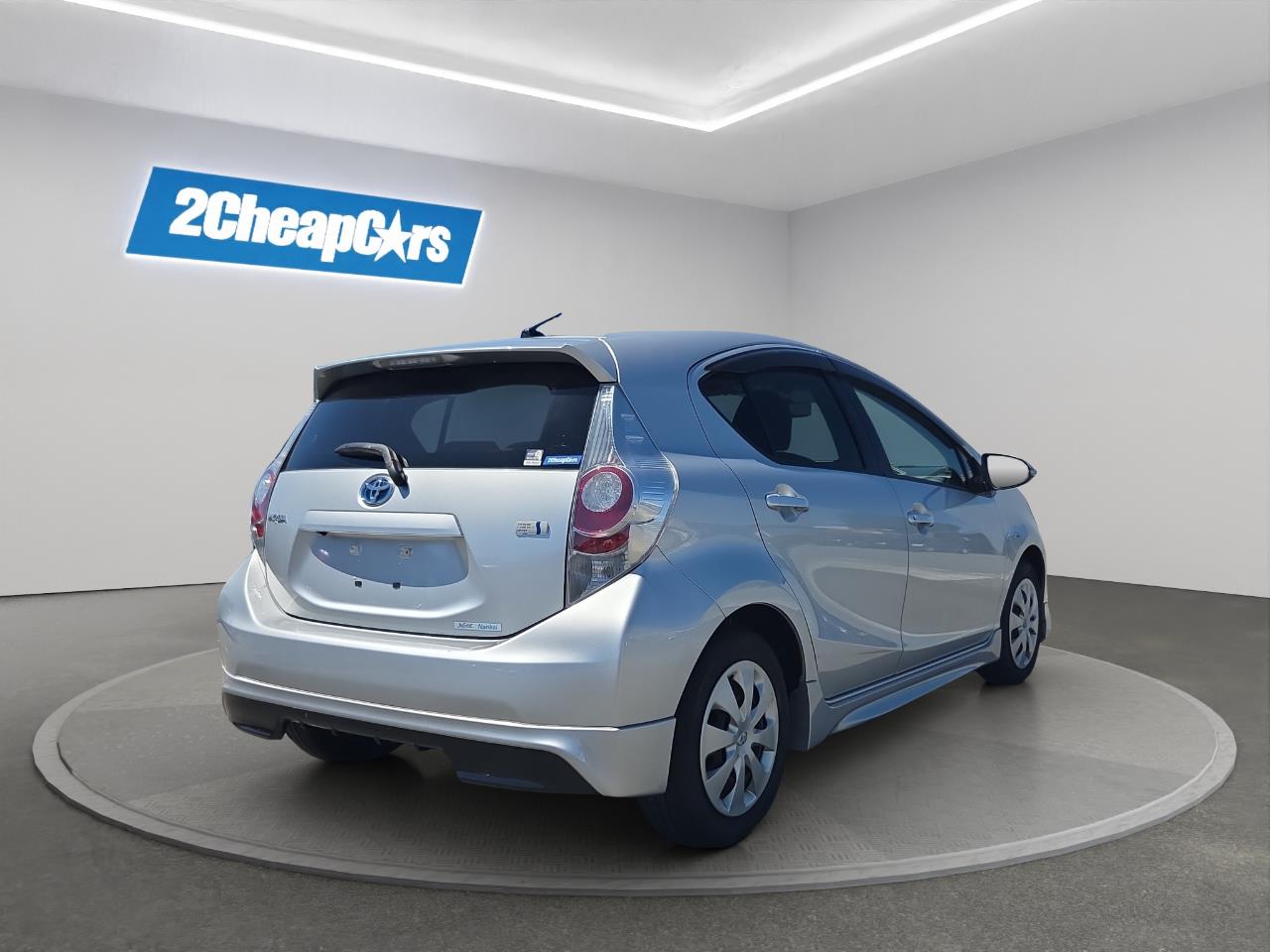 2014 Toyota Aqua S Hatchback PUSH BUTTON START + AUTO LIGHTS + REVERSING CAMERA