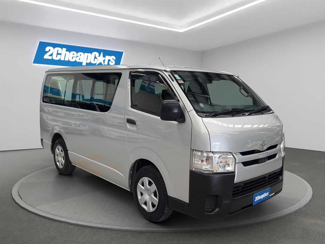 2019 Toyota Hiace 2.8 Diesel Auto Van 8 Seater .
