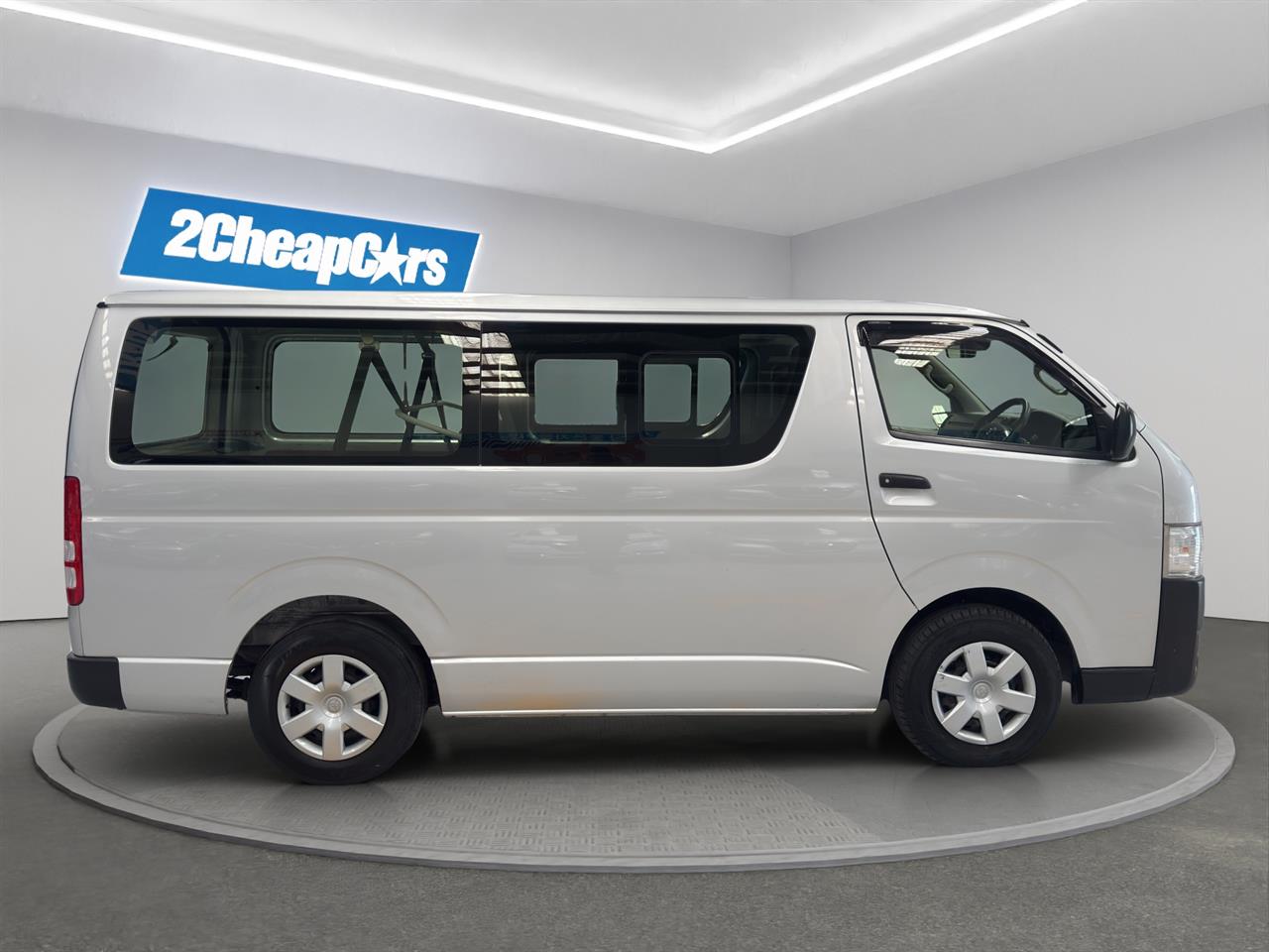 2019 Toyota Hiace 2.8 Diesel Auto Van 8 Seater .