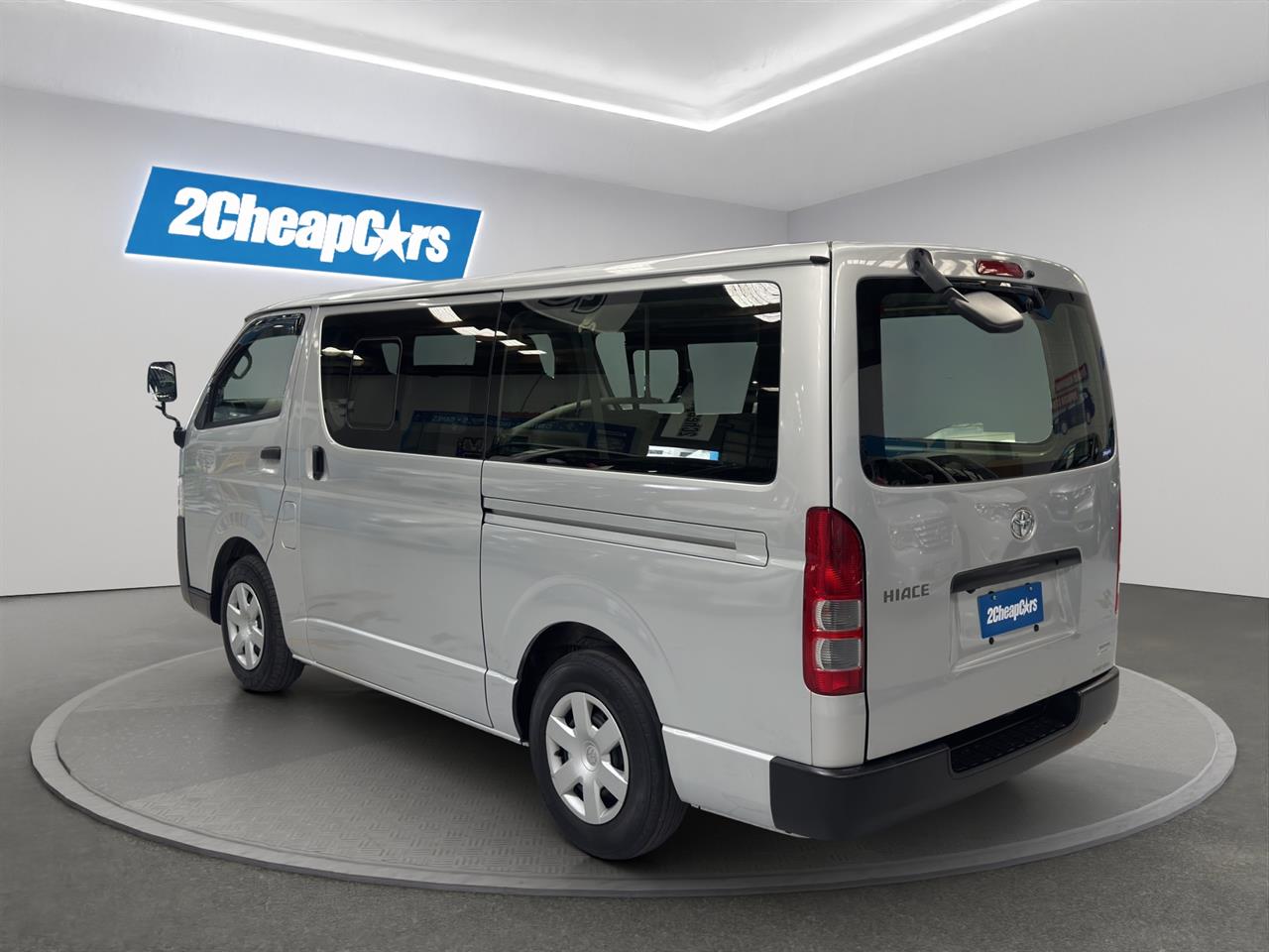 2019 Toyota Hiace 2.8 Diesel Auto Van 8 Seater .