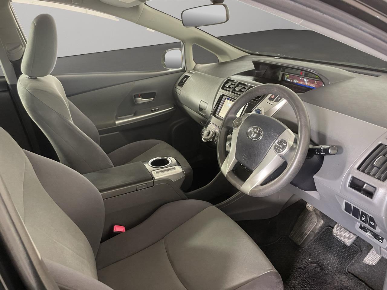 2013 Toyota Prius Alpha S Touring Selection Station Wagon REVERSING CAMERA + AUTO LIGHTS + PUSH START