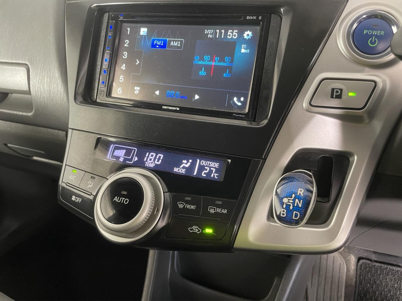 2013 Toyota Prius Alpha S Touring Selection Station Wagon REVERSING CAMERA + AUTO LIGHTS + PUSH START