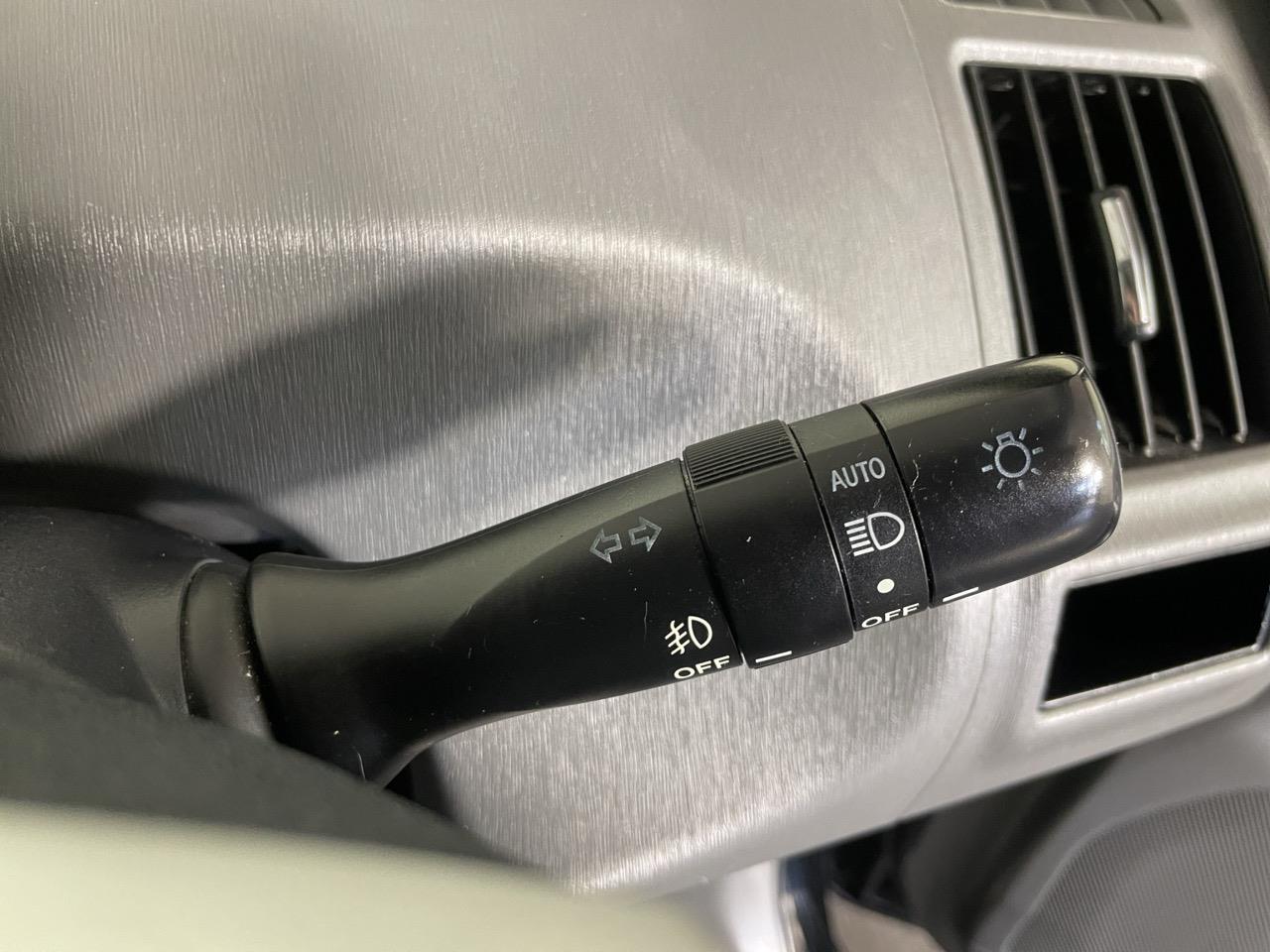 2013 Toyota Prius Alpha S Touring Selection Station Wagon REVERSING CAMERA + AUTO LIGHTS + PUSH START