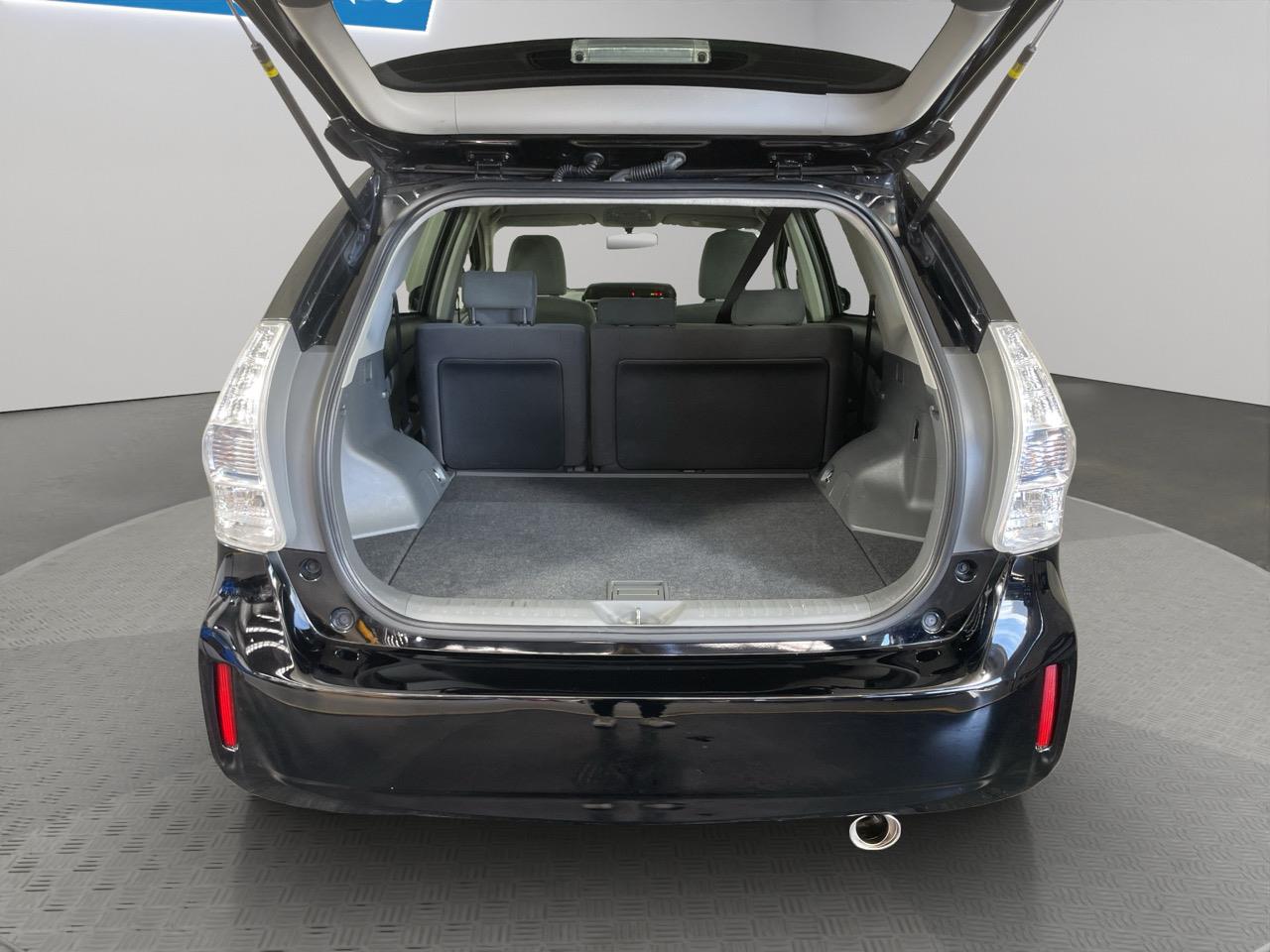 2013 Toyota Prius Alpha S Touring Selection Station Wagon REVERSING CAMERA + AUTO LIGHTS + PUSH START