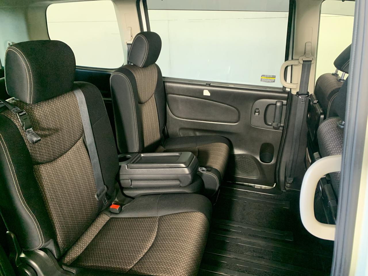 2014 Nissan Serena Hybrid Highway Star People Mover CRUISE CONTROL + REVERSING CAMERA + AUTO LIGHTS