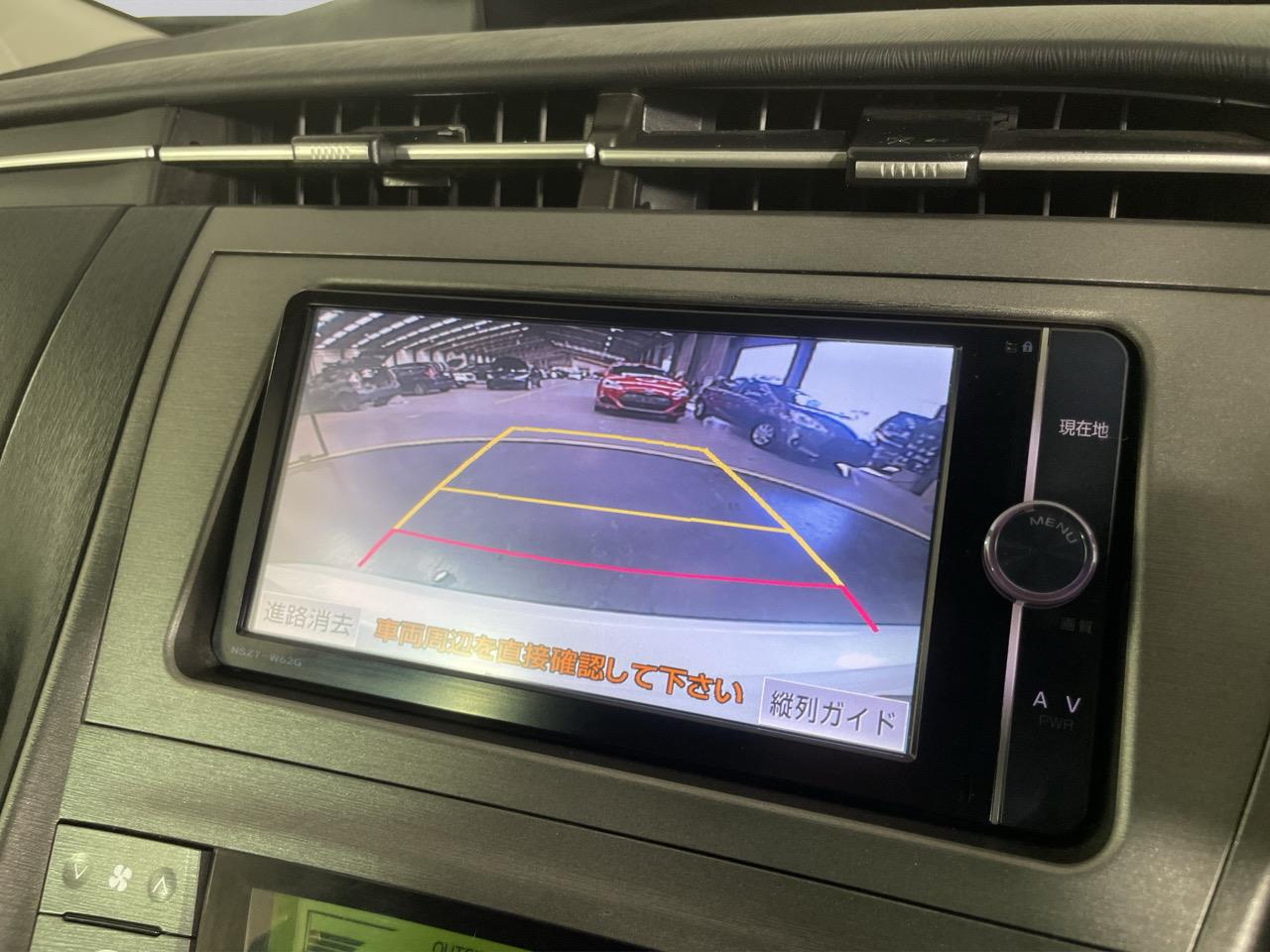 2013 Toyota Prius S Hatchback REVERSING CAMERA + AUTO LIGHTS + PUSH START