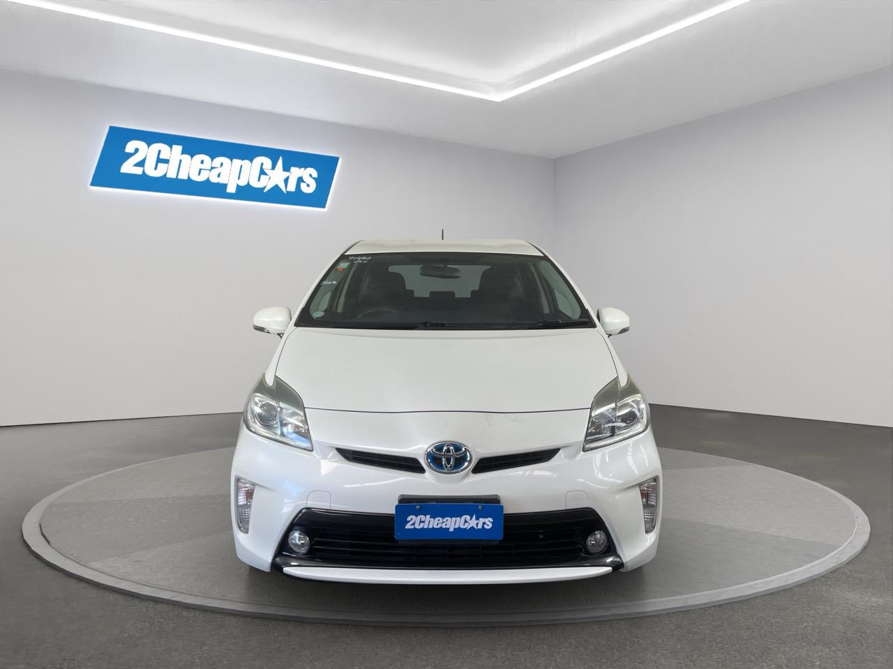 2013 Toyota Prius S Hatchback REVERSING CAMERA + AUTO LIGHTS + PUSH START