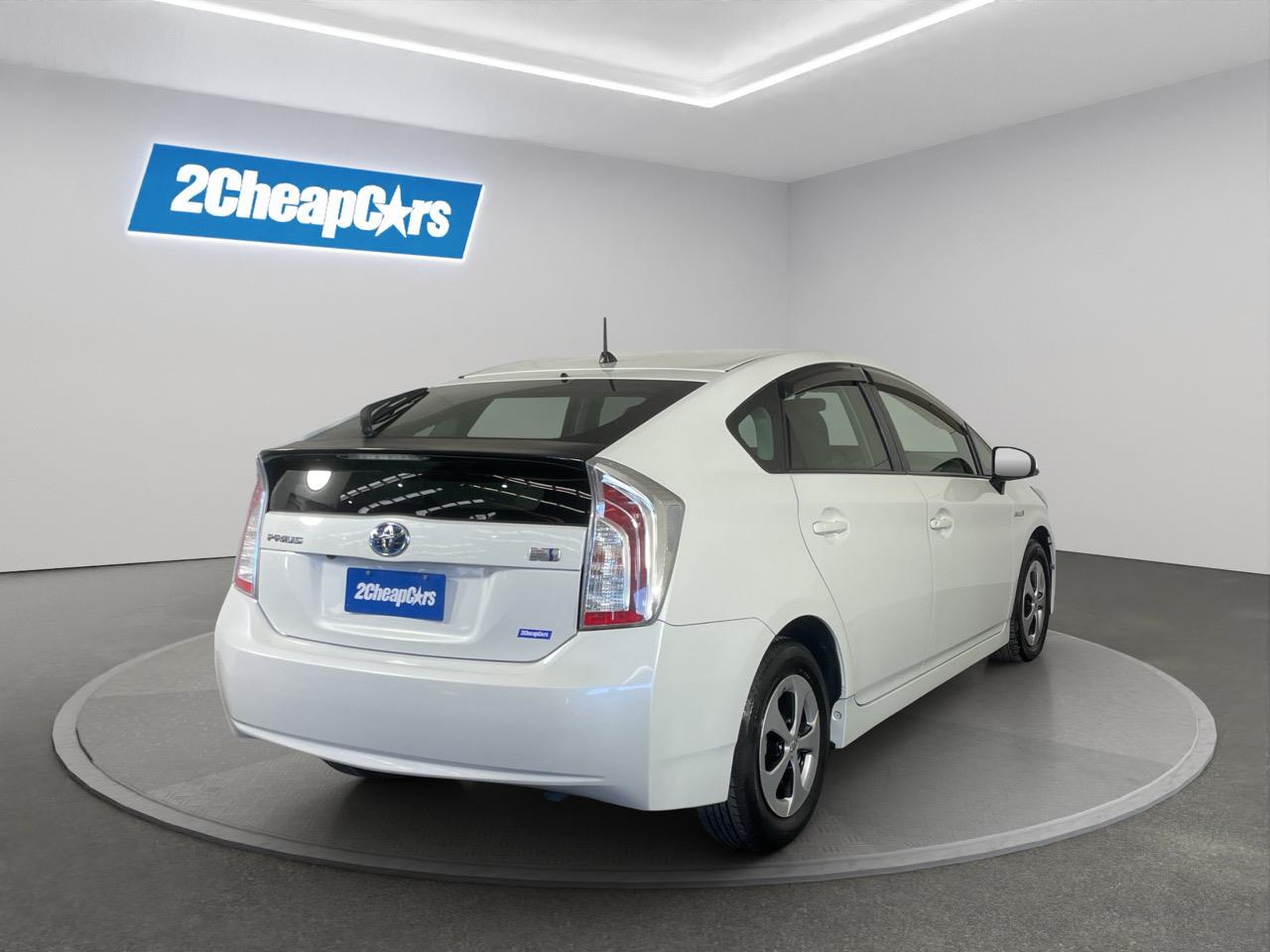 2013 Toyota Prius S Hatchback REVERSING CAMERA + AUTO LIGHTS + PUSH START