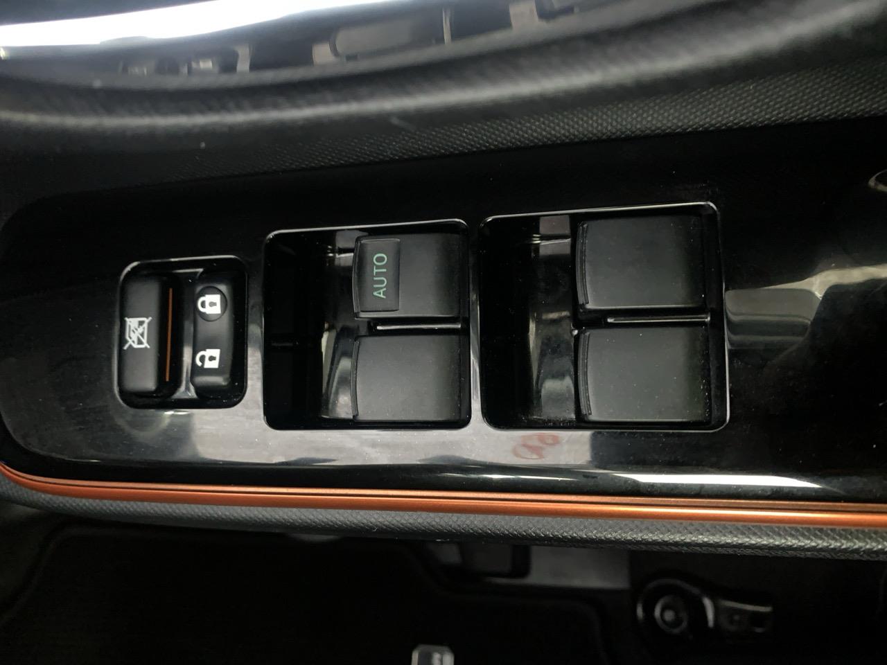 2015 Toyota Aqua X-URBAN Hatchback REVERSING CAMERA + PUSH SRART + AUTO LIGHTS