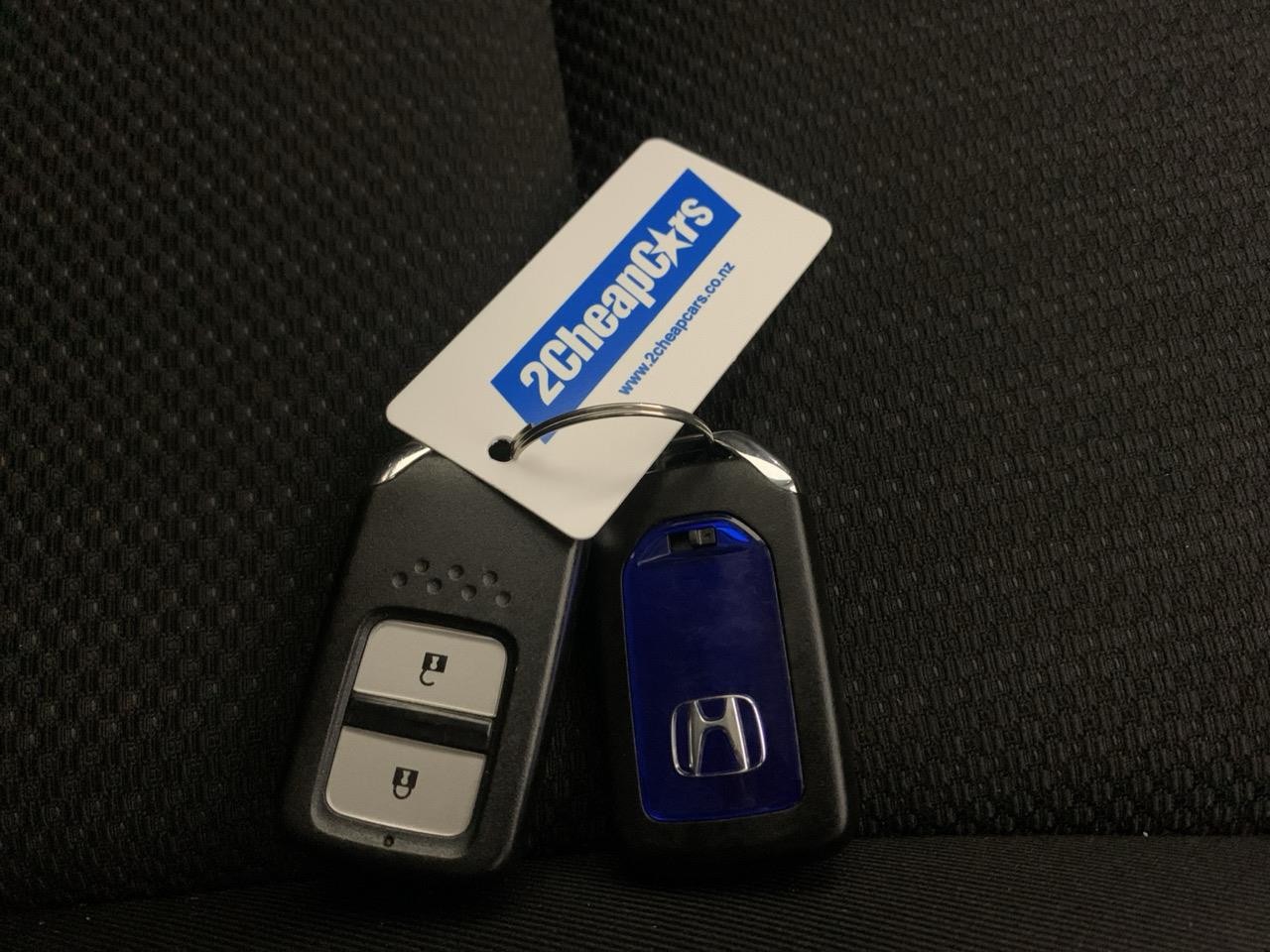 2015 Honda Vezel HYBIRID X Hatchback CRUISE CONTROL + HEATED SEATS + REVERSING CAMERA