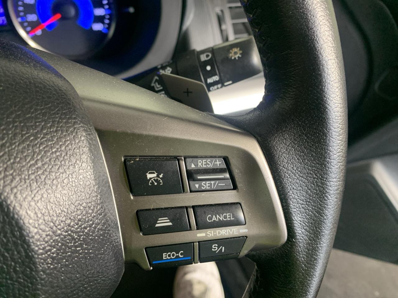 2014 Subaru XV HYBRID 2.0 L EYESIGHT AWD RV/SUV AWD + REVERSING CAMERA + CRUISE CONTROL